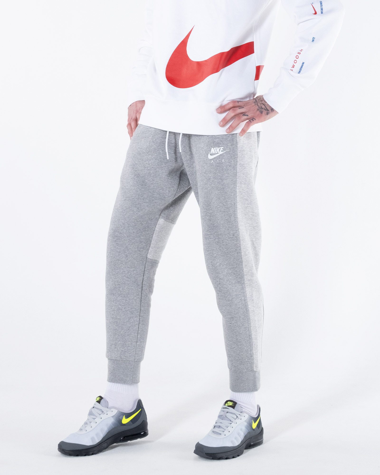 Кросівки Nike  AIR MAX INVIGOR CD1515-004