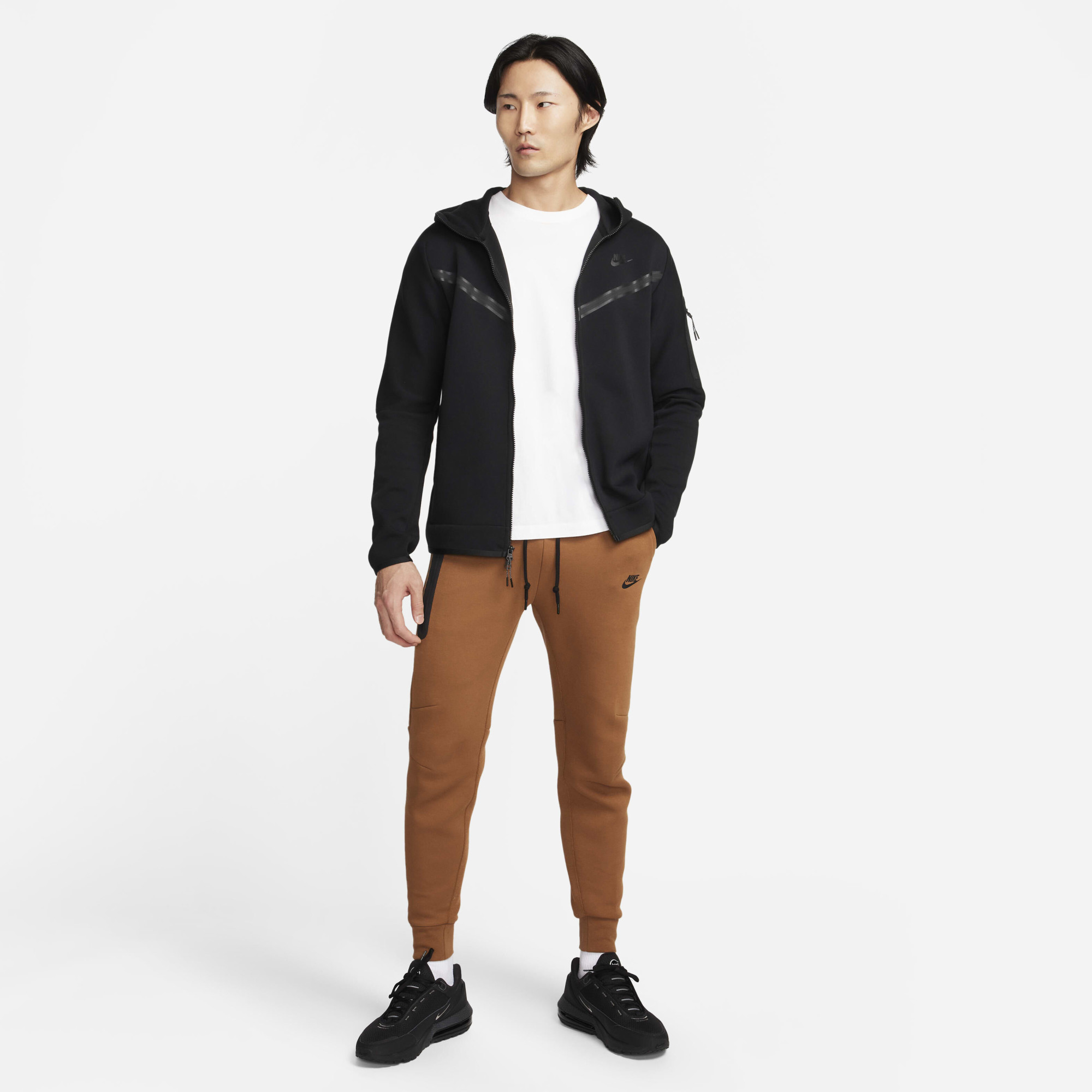 Штани чоловічі Nike Sportswear Tech Fleece Joggers Brown FB8002-281