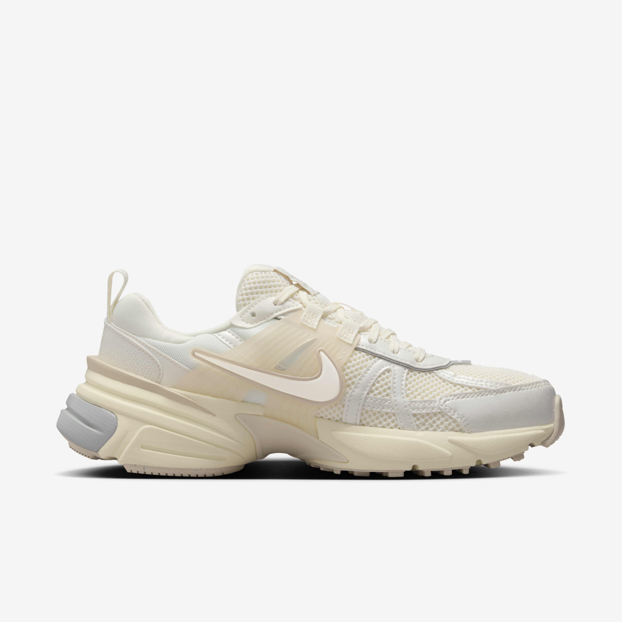 Кросівки Nike V2k HQ1512–110