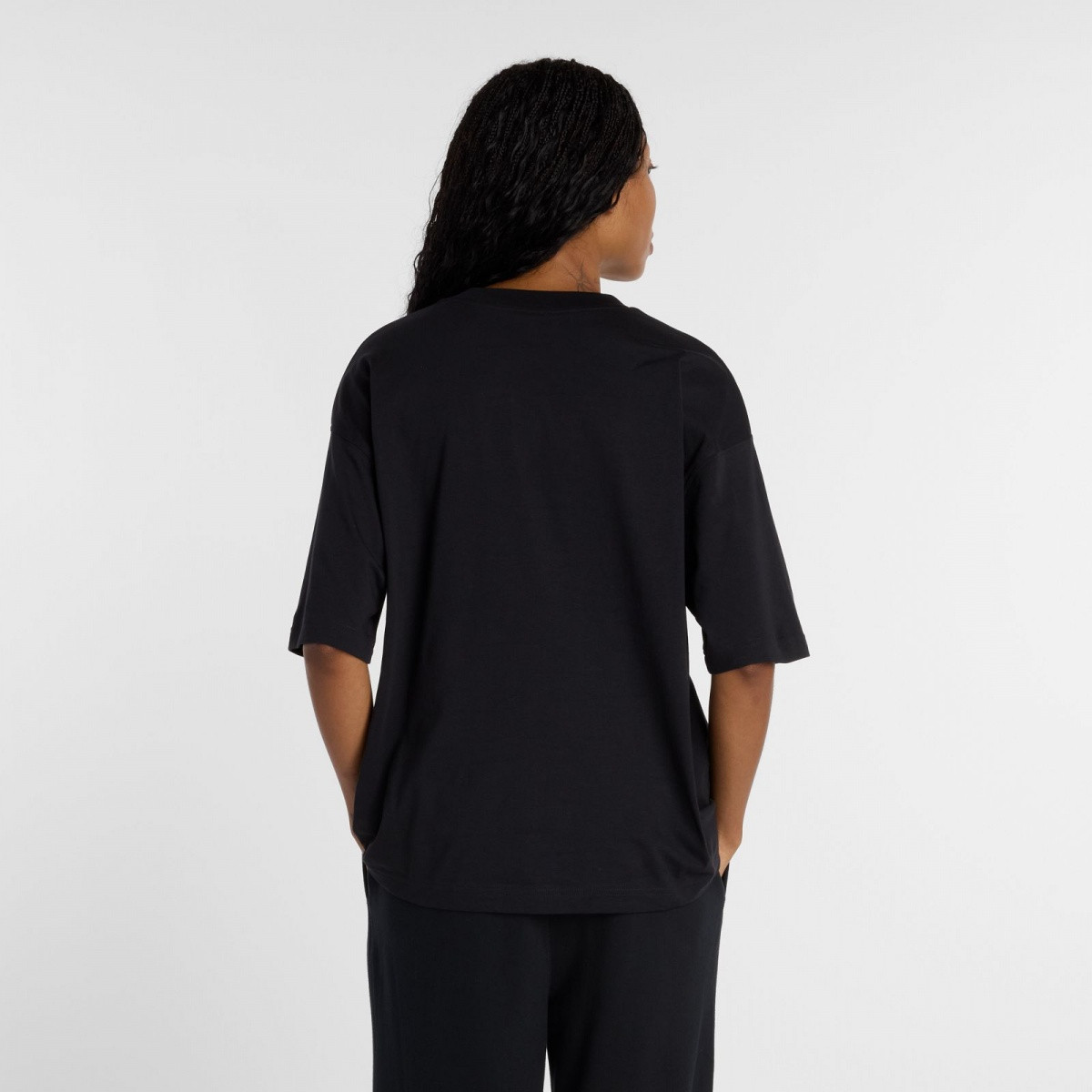 Футболка Visibly Loved Oversized WT61M1JBBK New Balance S Чорний WT61M1JBBK