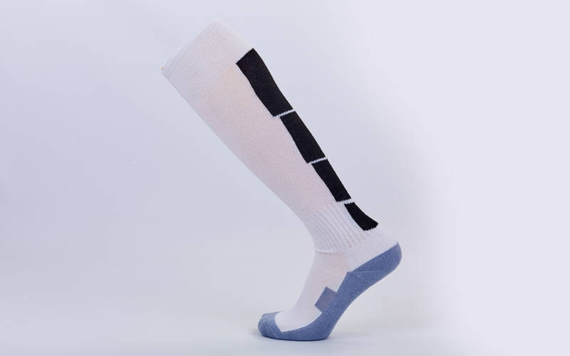 Гетри чоловічі футбольні білі Line CTM003-1-W