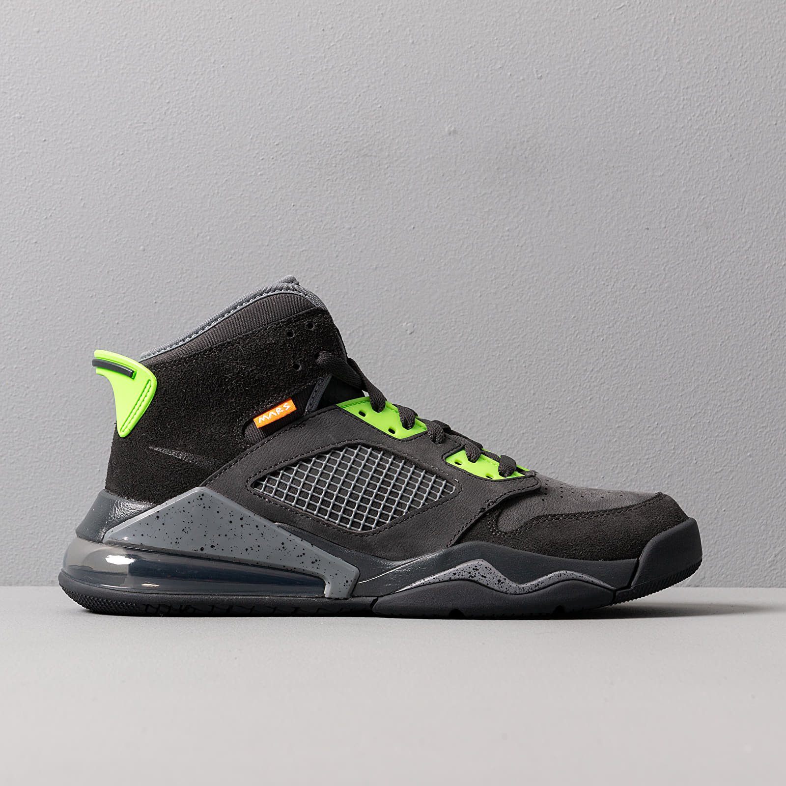 Кросівки JORDAN MARS 270 CT9132-001